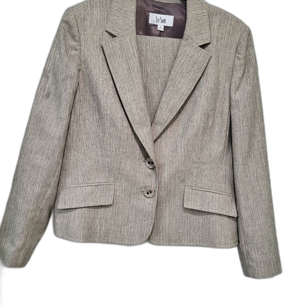 Classic 2-PIECE Suit - Size 16